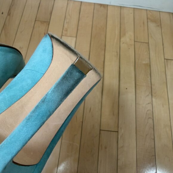 Ivanka Trump Robin's Egg Blue Suede Heels Shoes Pumps Size 9.5 - Picture 11 of 12